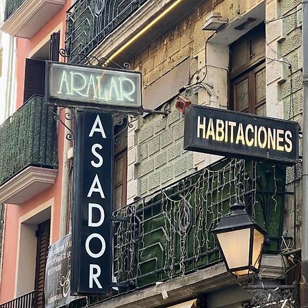Hostal Restaurante Pamplona Bagian luar foto