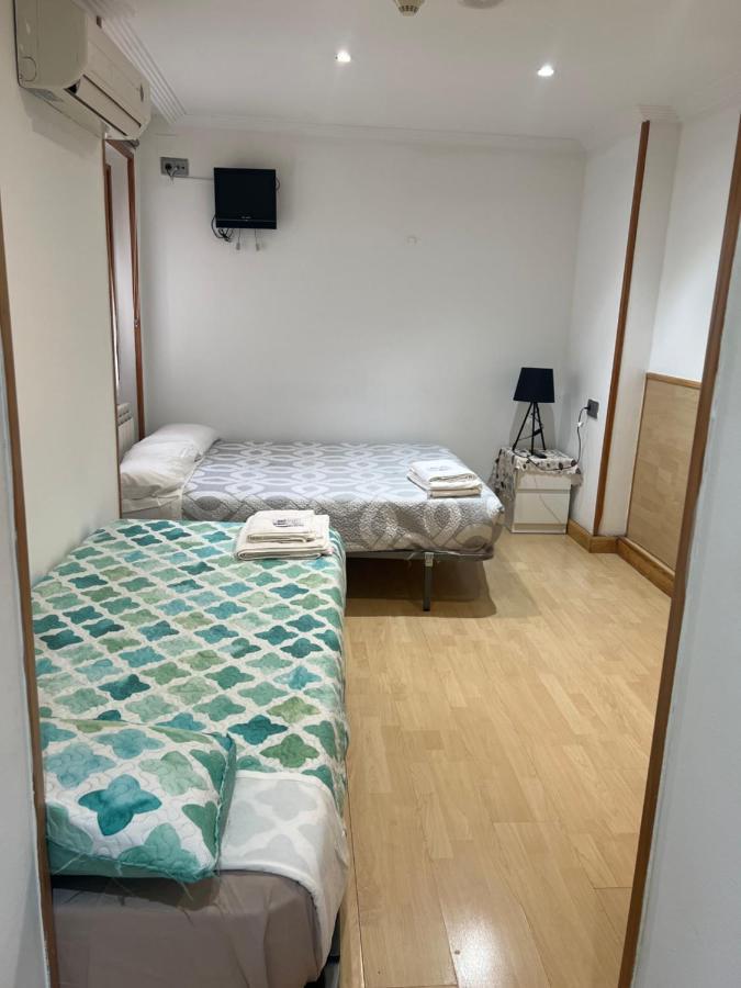 Hostal Restaurante Pamplona Bagian luar foto