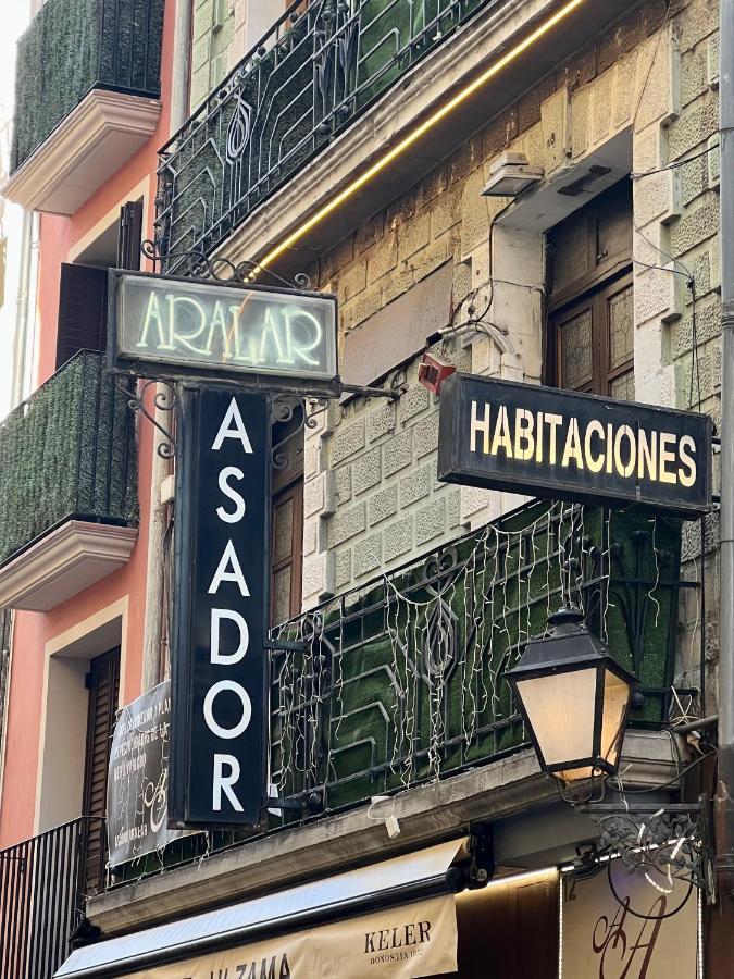 Hostal Restaurante Pamplona Bagian luar foto