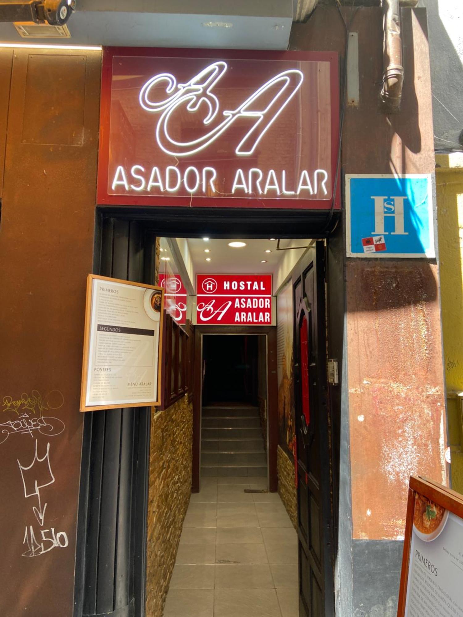 Hostal Restaurante Pamplona Bagian luar foto